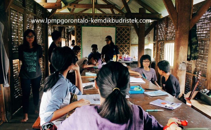 Sekolah Tanpa Seragam